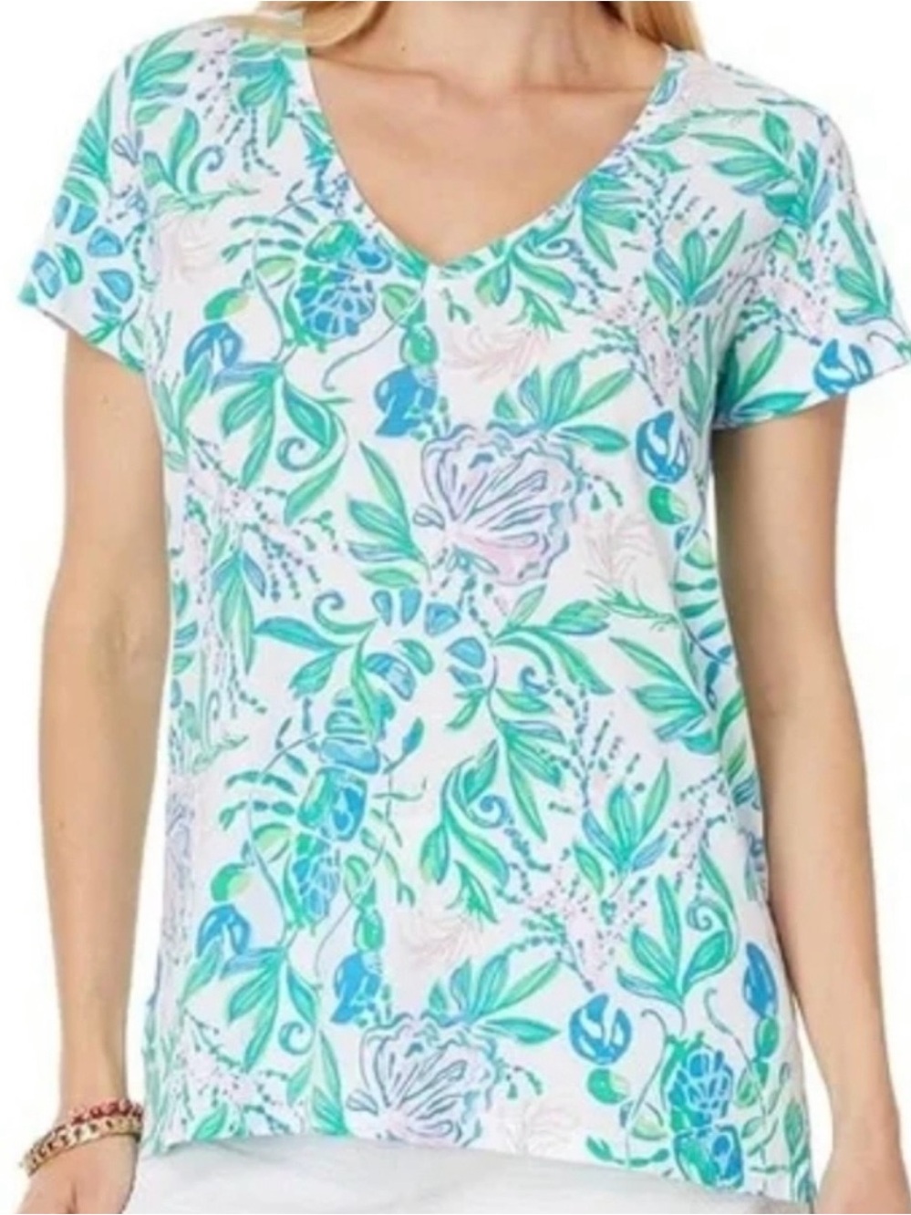Lilly Pulitzer Meredith Tee Just a
Pinch V-Neck (Small) NWT 
Beach Cruise Vacay